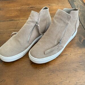 Steve Madden Suede Shoes
